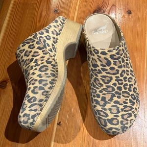 Dansko leopard skin print clogs